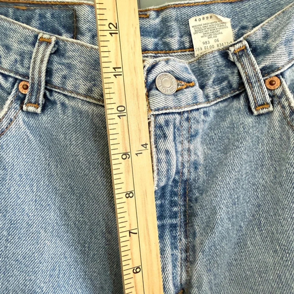 Vintage Levis 550 Womens 10 High Rise Tapered Leg Light Wash Mom Jeans 90s Y2K